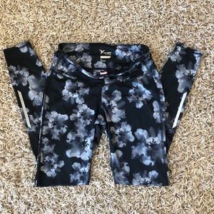 Active Leggings - Floral Pattern - Small